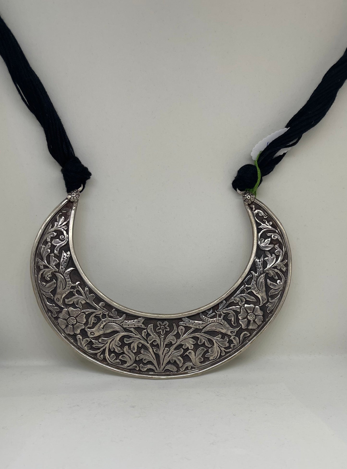 Krishnacraft Chitai Classic Hasli necklace